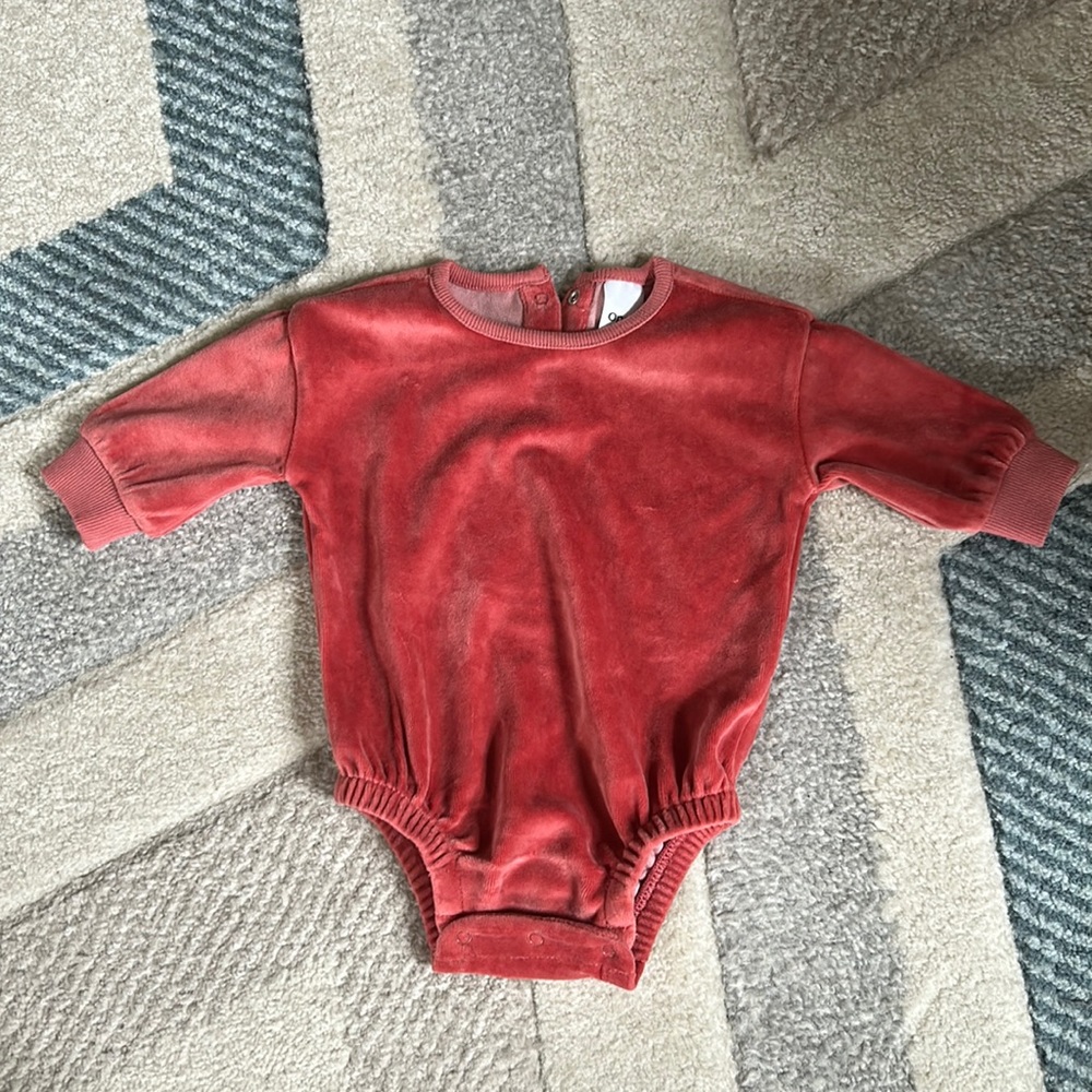 🆕 Pink Velour Long Sleeve Onesie 3M
